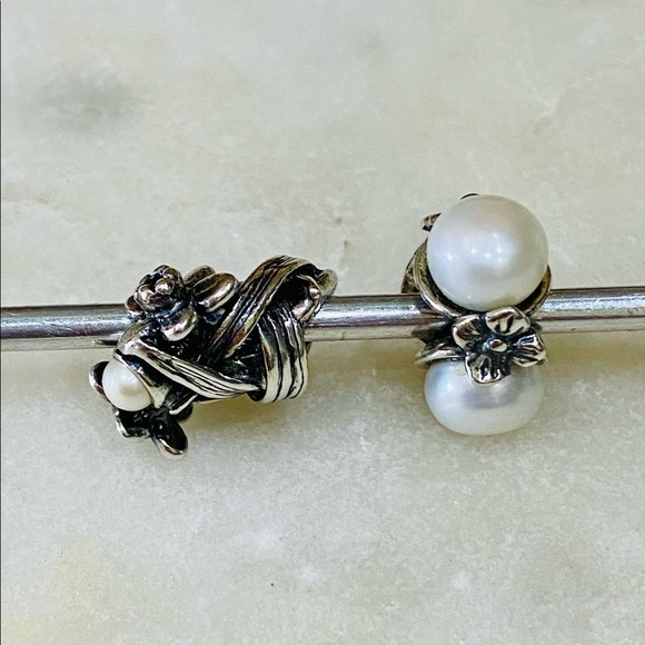 2 Silver & Pearl Trollbead - Picture 1 of 4